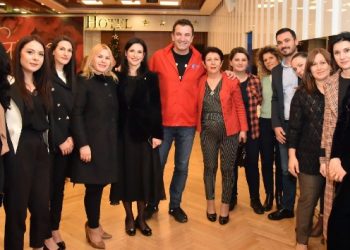 Veliaj- kritikëve: Këshilltaret e Bashkisë përgojohen nga burra që paguhen si analistë gjoja 500 mijë lekë të vjetra, që vënë gjoba