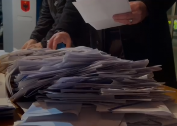 Referendumi për shkarkimin e Bashës/ Mbyllet votimi në Korçë, Kuçovë e Gramsh (Rezultati)