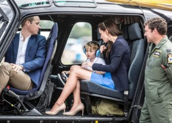 Trashëgimia e fronit, Mbretëresha i kërkon Princit William të mos udhëtojë me helikopter