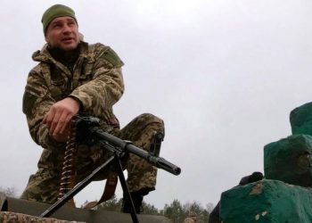 Ish kampioni i boksit e kryebashkiak i Kievit/ Klitschko në vijën e parë të frontit të luftës: Gati të jap jetën për Ukrainën