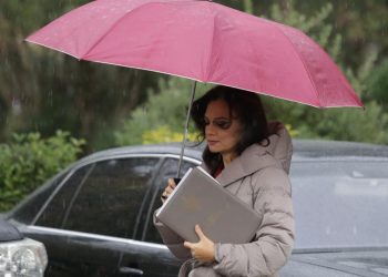 ‘Parada’ e deputeteve, çfarë nuk patë sot nga Kuvendi (FOTOT)