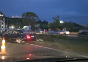 Aksident i trefishtë në autostradën Tiranë-Durrës, plagosen dy vajza