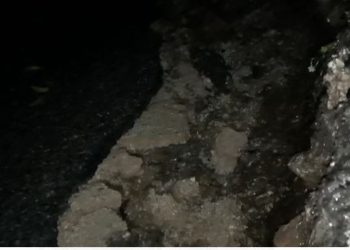Shembet asfalti i rrugës Berat-Sinjë/ Apelon Bashkia: Rrezik për qarkullimin e mjeteve!