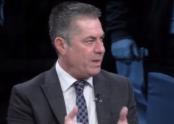 Vangjeli: Amerikanët i dhanë nje shpatë të jashtëzakonshme, Basha e shndërroi në bisturi. Përballë tij, Berisha me sopatë