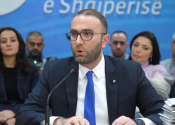 Këshilli Kombëtar nis votimin e fshehtë për shkarkimin e disa prej anëtarëve të kryesisë dhe sekretarëve, Bardhi: Po sillen si celulë ilegale! (EMRAT)