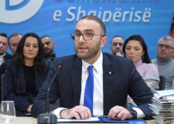 5 mijë njëri, po aq tjetri? Bardhi tregon diferencën: Firmat tona konfirmon pjesëmarrjen, ato dëshirën për të thirrur Kuvendin