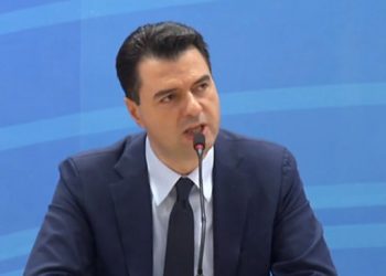 Berisha në PD/ Basha: Spektakël i shëmtuar i së kaluarës, që kemi lënë pas. Marrëzia e tij s’ka fund në përpjekjen për karshëllik ndaj SHBA