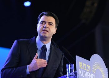 “Do ta shkërmoqim Trekëndëshin e Bermudës”/ Mesazhi i Bashës për Metën, Ramën dhe Berishën: Përballemi me ata që prej dekadash besojnë…