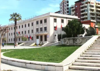 Pas Fatos Tushes, SPAK arreston nënkryetarin e Bashkisë Lushnje dhe drejtorin e prokurimeve