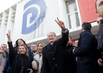 Skenari/ Si mund ta pengojë statutin e Berishës padia e Bashës në SPAK për 3 deputetët dhe 2 sekretarët