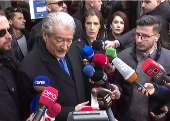 “Rama jo të ndërrojë xhaketën por të dalë lakuriq nuk e…”/ Berisha: Të hënën në orën 16 protestë, mblidhemi para selisë së PD