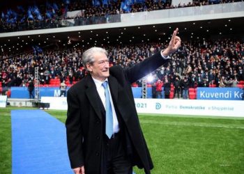 Referendumi për shkarkimin e Bashës/ Sali Berisha lajmëron konferencë në selinë e PD-së