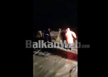 Trupa e zjarrfikësve të Beratit shpëtojnë nga mbytja një qytetar 57-vjeçar