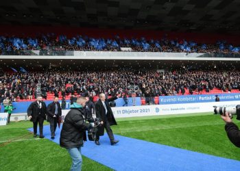 Komisioni i Berishës: Basha po ‘shkarkon’ sekretarët e degëve të PD, mos e pyesni kukullën e Ramës, vazhdoni punën