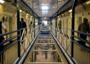 Shqiptarët e burgosur në Britani do mund ta vuajnë dënimin në vendin e tyre/ Manja shpjegon marrëveshjen e re: Ja ndryshimet