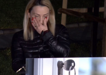 500 familje në shtëpi të reja pas tërmetit/ Kryebashkiakja e Kurbinit shpërthen në lot në mes të fjalimit