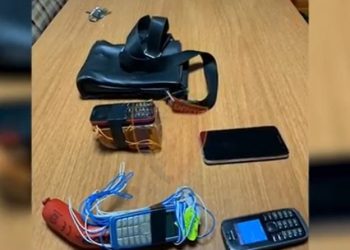 Futi celularin në tenxhere mes ushqimeve për djalin në burg, e pëson babai 65 vjeçar në Berat. Emri