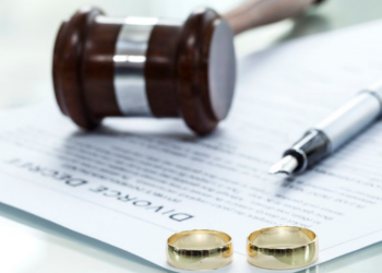 Paditë për divorc/ Shifrat tregojnë se janë më shumë gratë që po lënë burrat