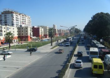 Durrësi me numrin më të lartë të makinave në raport me popullsinë/ Dibra më të ulëtin. Ku renditet Tirana