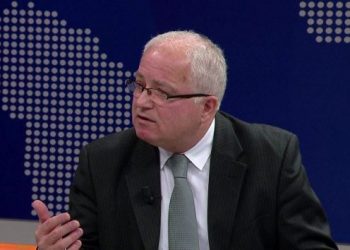 “Beteja e Lulit me…mullinjtë e erës”/ Spaho ironizon keq Bashën: Kujdes me deklaratat!