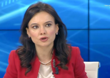 Protesta e Berishës kundër Vuçiç/ Spiropali: Të dalësh në rrugë për hall personal është turp