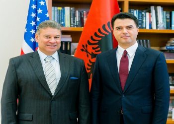 Escobar mbërrin në Kryeministri, zyrtari i lartë i SHBA takohet me Ramën