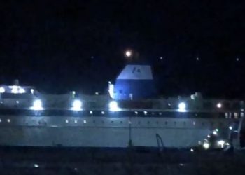 Përfundon aventura në det/ 118 pasagjerë të tragetit Vlorë-Brindizi zbresin në port