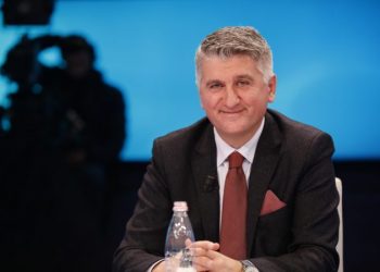 Ne politikanët jemi Kanan Tafilët, gjuha e politikës ka humbur thagmën, kërcet si teneqe