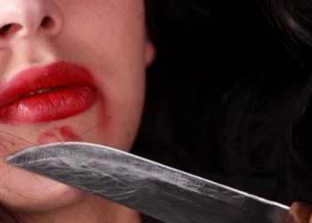 “E pashë unë e para”/ Gratë zihen me thika në qendrën tregtare, njëra përfundon në spital