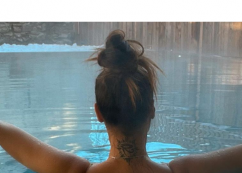 VIDEO+FOTO/ Moderatorja ‘provokon’, shfaq format seksi nga pishina në mes të ftohtit