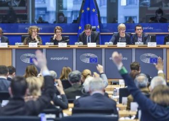 Eurodeputetët miratojnë raportin: Këshilli i BE-së t’i liberalizojë vizat për Kosovën pa vonesa