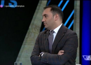 Grumbullimi para Kryeministrisë/ Këlliçi paralajmëron: Do ketë një stinë të gjatë protestash!