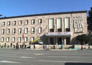 Lirohet nga detyra zëvendës ministrja e Financave, ja kush e zëvendëson