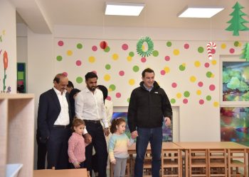 Veliaj në kopshtin “Sunny Hill”: Krenar që ky vit shkollor na gjen me këto struktura të mbaruara