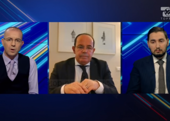 “Hera e parë që më vjen një kamikaz”/ Ndodh ‘LIVE’, Gazetari nxjerr nga studio këshilltarin ligjor të PD