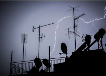 Harta/ Shqipëria përballen me reshje masive dhe rrufe gjatë fundjavës