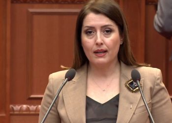 Doza e tretë/ Manastirliu: Vaksinohuni që të mos i krijojmë mundësi virusit. Pacientët në Infektiv janë…