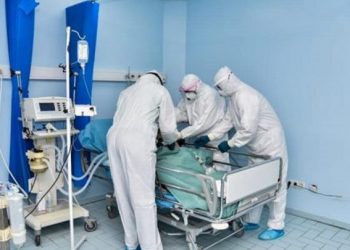 FOTO: “Vaksinimi mund t’ju mbrojë nga e gjithë kjo”, ja ilaçet që duhet të marrë çdo ditë një pacient me COVID