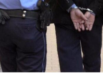 Antikorrupsioni/ Dyshime për shkelje në tendera, ndalohet ish drejtori i shëndetësisë dhe pronari i kompanisë