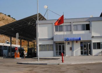 Sekuestrohen 3 armë zjarri, granata e fishekë/ Policia aksion në kufirin e gjelbër në Qafë Botë