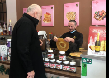 Berisha dhe Basha përballen në Tiranë/ Rama pret krepat me çokollatë në Vlorë: Kur s’ke ngrënë mëngjes dhe…