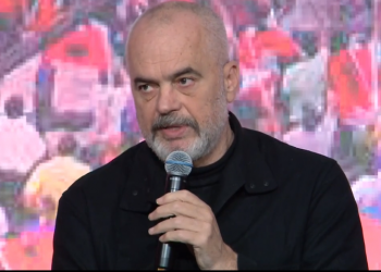 “Janë mësuar të shikojnë njerëzit nga xhepat e të ikin për kafe”/ Rama: S’ka më sportele, nga janari shërbimet online