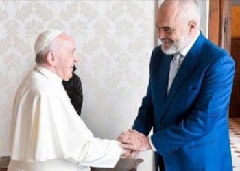 Papa Françesku bën sot 85-vjeç/ Rama e uron: Jeta është një rrugëtim, edhe 100