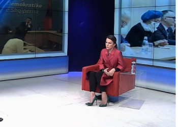 Hajdari ‘shpërthen’ ndaj Berishës: S’luajti gishtin kur Basha përjashtoi nga PD të bijën e Azem Hajdarit