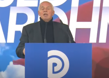 “Inshallah i heqim ato pleqtë e Enverit”/ Militanti-Bashës: Je njeriu i duhur i Shqipërisë, e gëzofsh fitoren. Bravo!