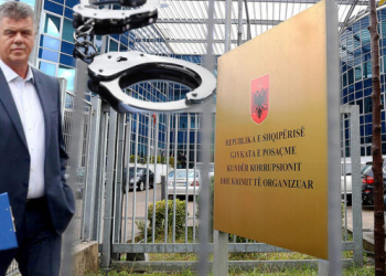 Publikohen fotot/ Ish ministri i Mjedisit, Lefter Koka në paraburgimin e qelisë 313