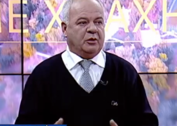 “O Zot si nuk lindin nënat tona një burrë ta bëjë këtë vend?!”/ Studiuesi: Këta politikanë përveçse ekonomikisht na shkatërruan kulturalisht