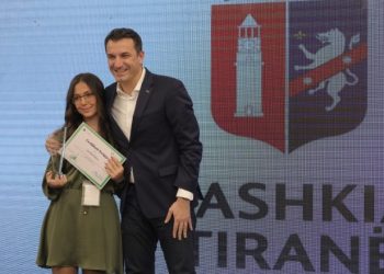 “Drejtues për një ditë” 2021/ Veliaj: Fuqizojmë të rinjtë të arrijnë sukses në botën e punës dhe sipërmarrjes