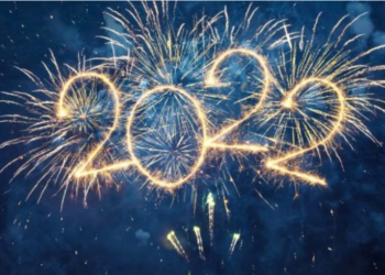 Sot nata e ndërrimit të viteve/ Shqiptarët festë pa orë policore nën ‘hijen’ e Omicron