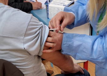 Vaksina kineze bëhet më herët: Doza e tretë e Coronavac menjëherë pas muajit të pestë